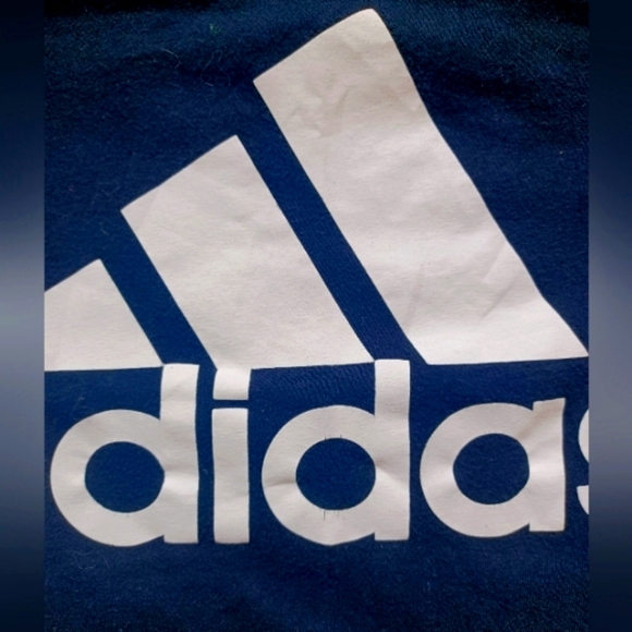 👕 2/$20 Adidas Classic gogo Tee - Picture 2 of 7